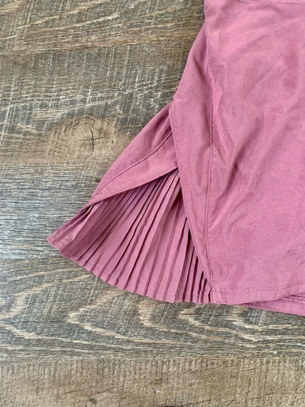 Lululemon Mauve Pleated Athletic Skort - Picture 2 of 8